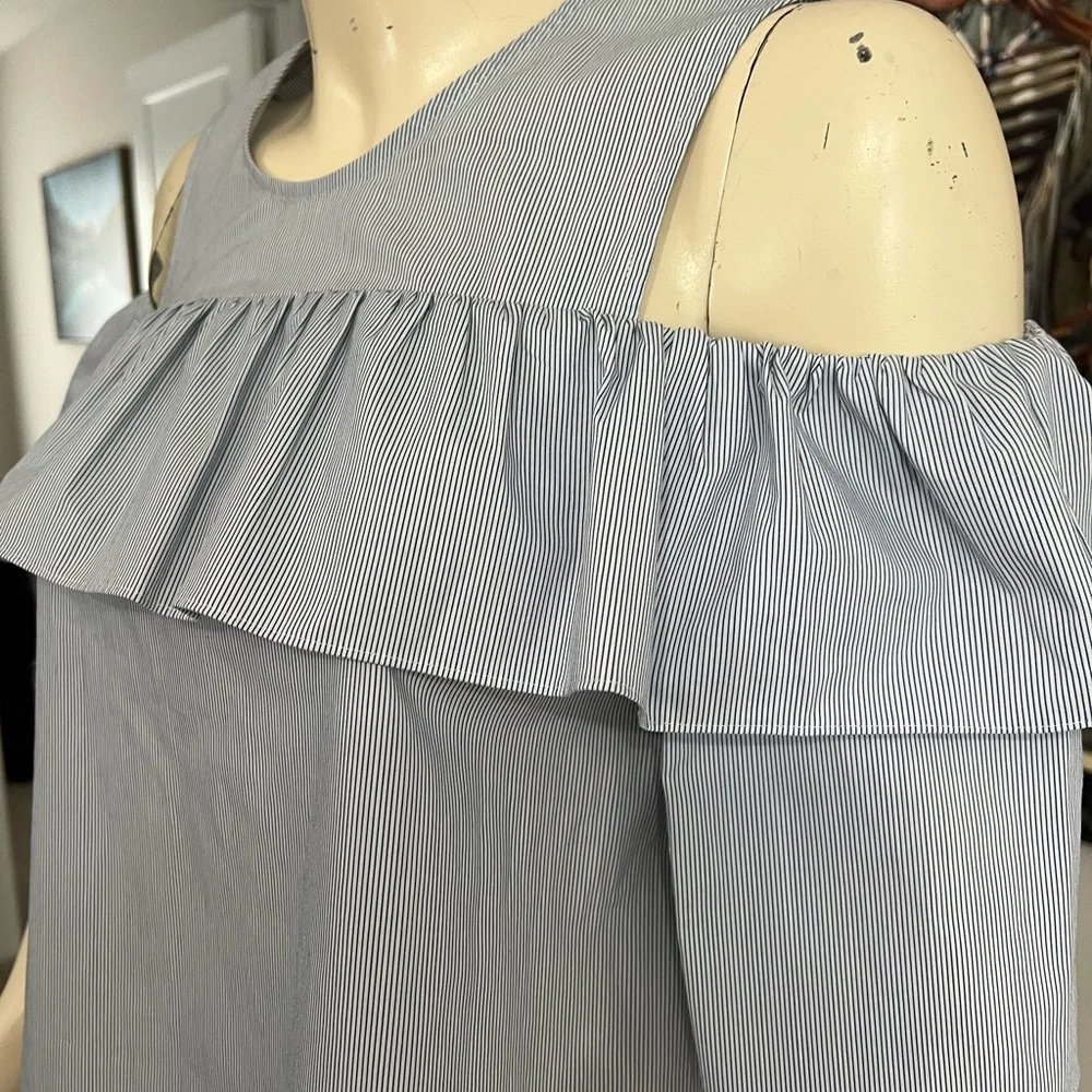 BCBGeneration Ruffled Striped Cold-Shoulder Top - Picture 6 of 10